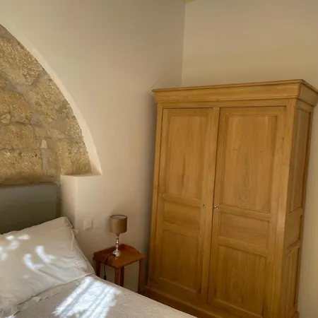 Familial Maison De L'église Du Couvent Maison d'hôtes