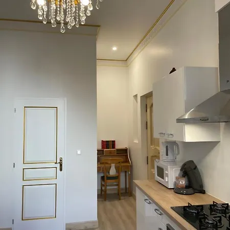 Familial Maison De L'eglise Du Couvent 招待所 3*