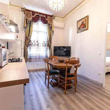 Familial Maison De L'eglise Du Couvent Narbonne