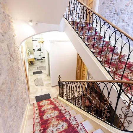 Familial Maison De L'eglise Du Couvent Gæstehus 3*