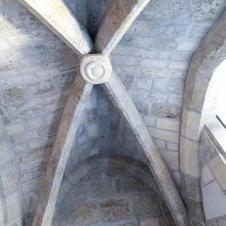 Familial Maison De L'eglise Du Couvent 招待所