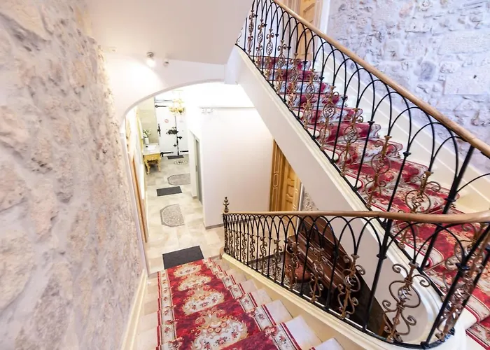 Familial Maison De L'église Du Couvent Pensión 3*